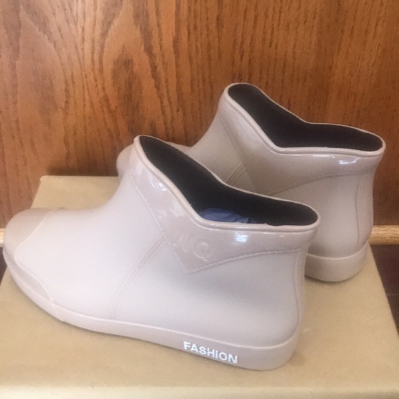 “NEW ARRIVALS” New-product women’s rain boots, non-slip wear resistant short y r - Picture 5 of 10